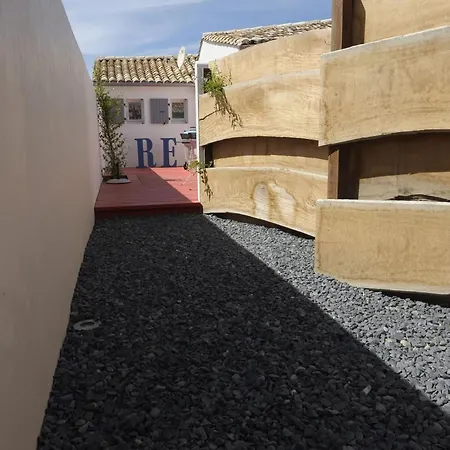 Spacieuse A Avec Piscine Privee