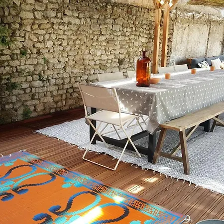 Spacieuse A Avec Piscine Privee