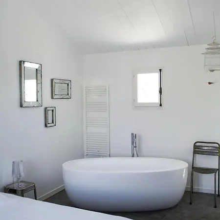 Spacieuse A Avec Piscine Privee Villa