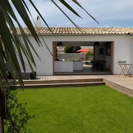Spacieuse A Avec Piscine Privee